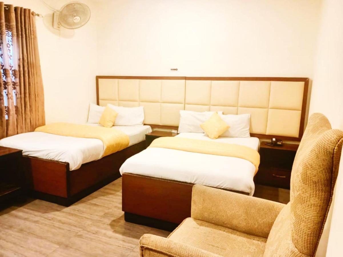 Hotel S.R. Lounge Мултан Екстер'єр фото