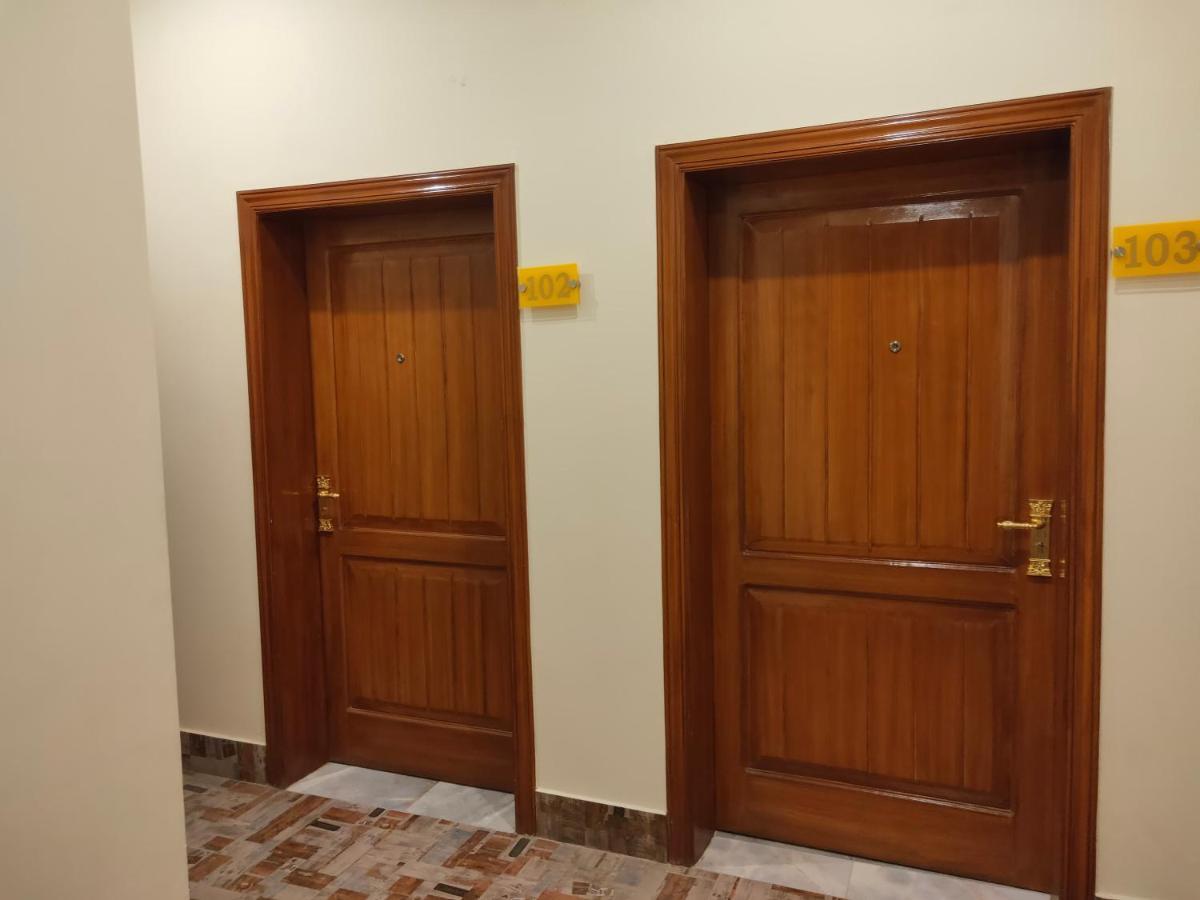 Hotel S.R. Lounge Мултан Екстер'єр фото